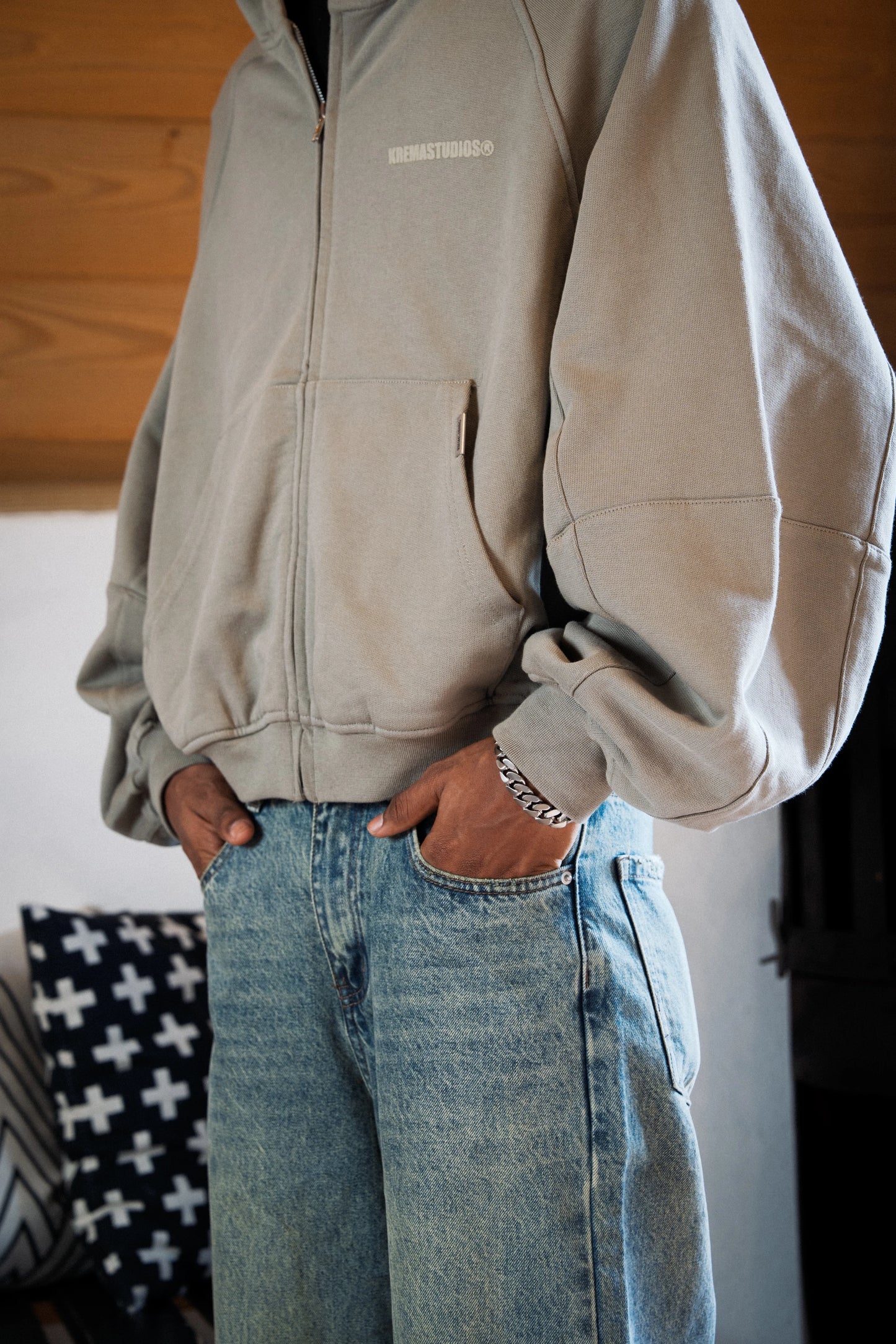 BATWING OVERSIZED HOODIE