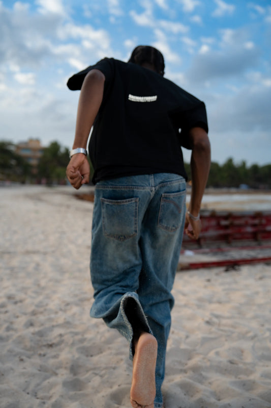 PRAY TEE - BLACK/KREMA