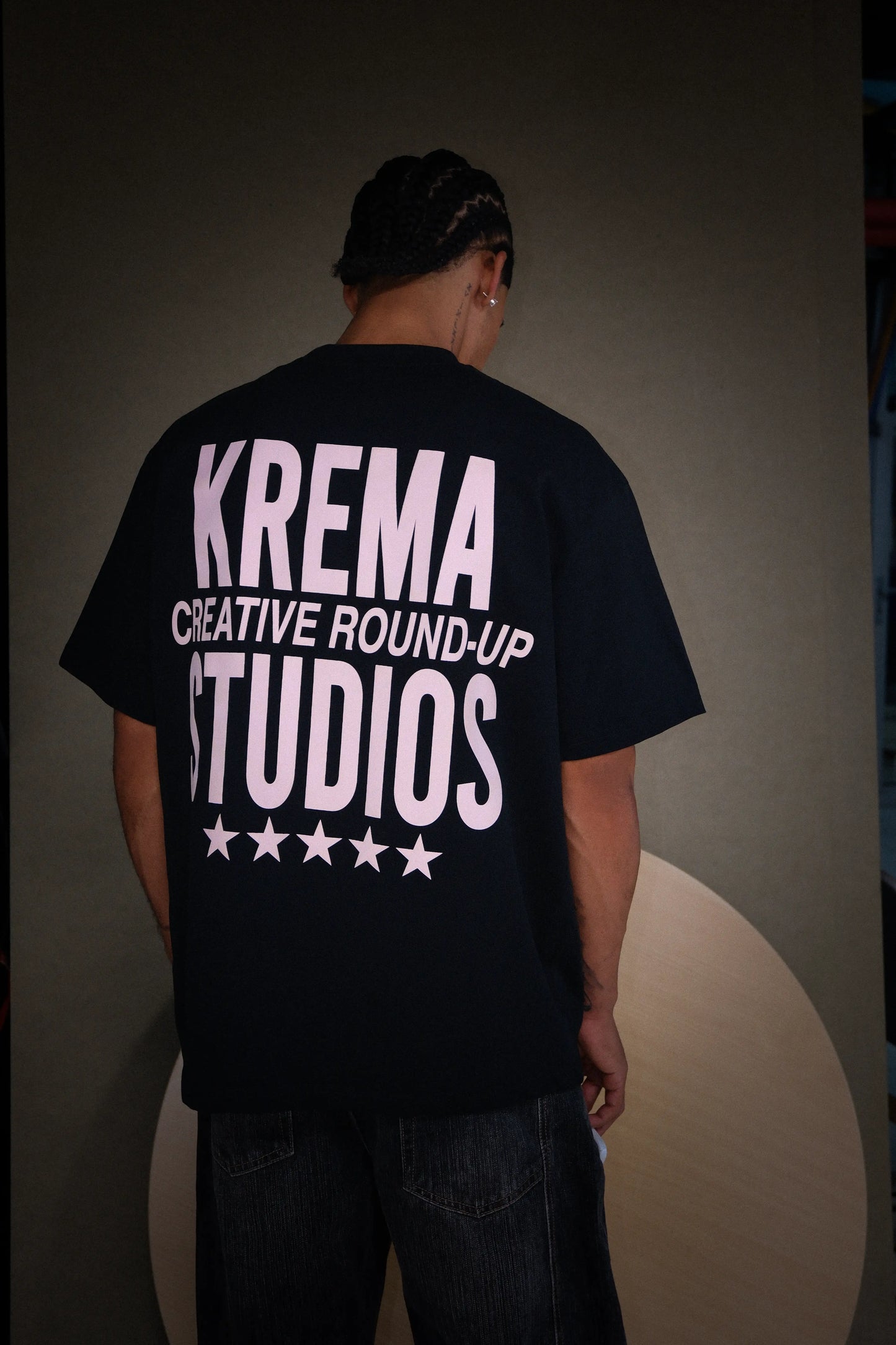 ROUND UP TEE - BLACK/PINK